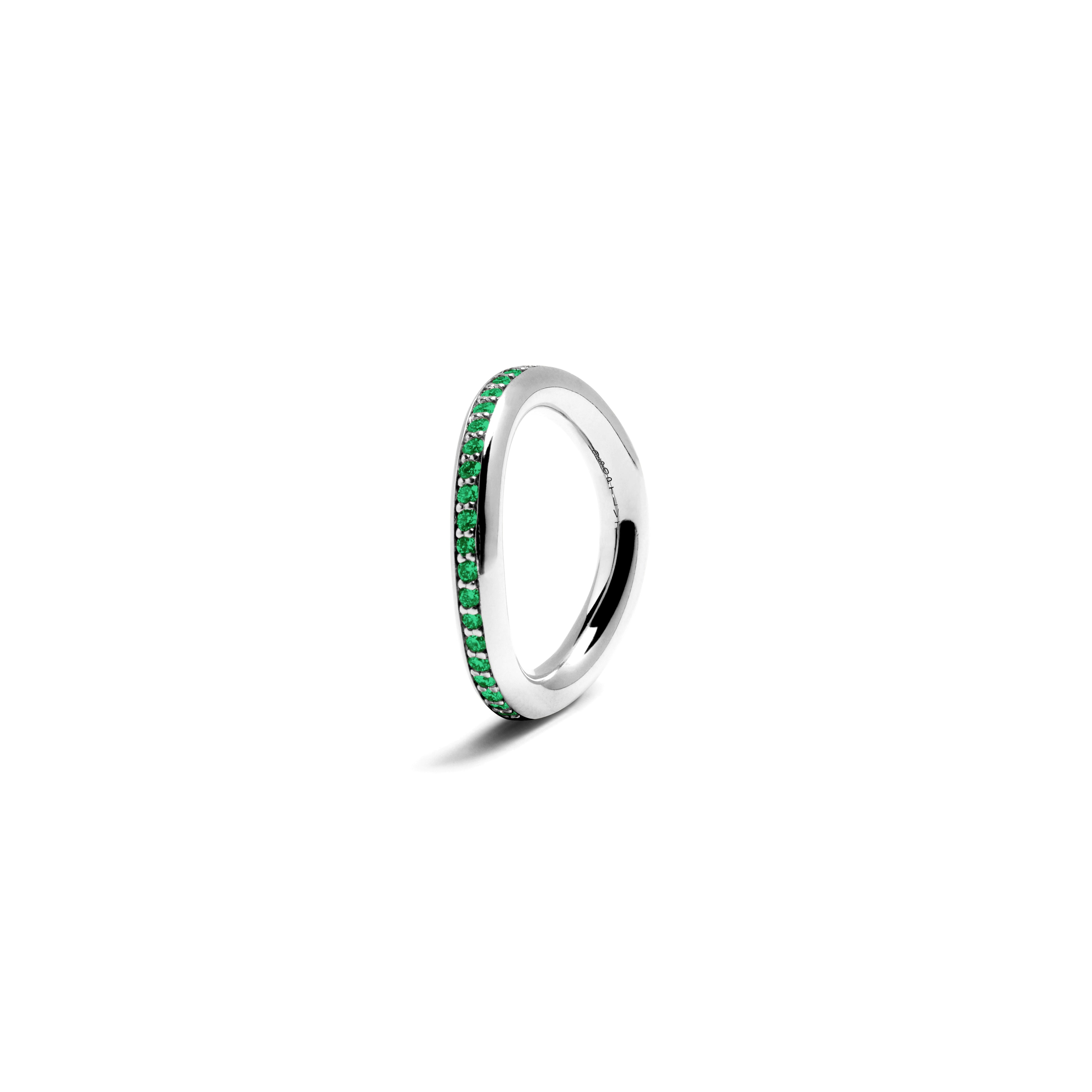 CRESCENT ROUND RING THREE EMERALDS
