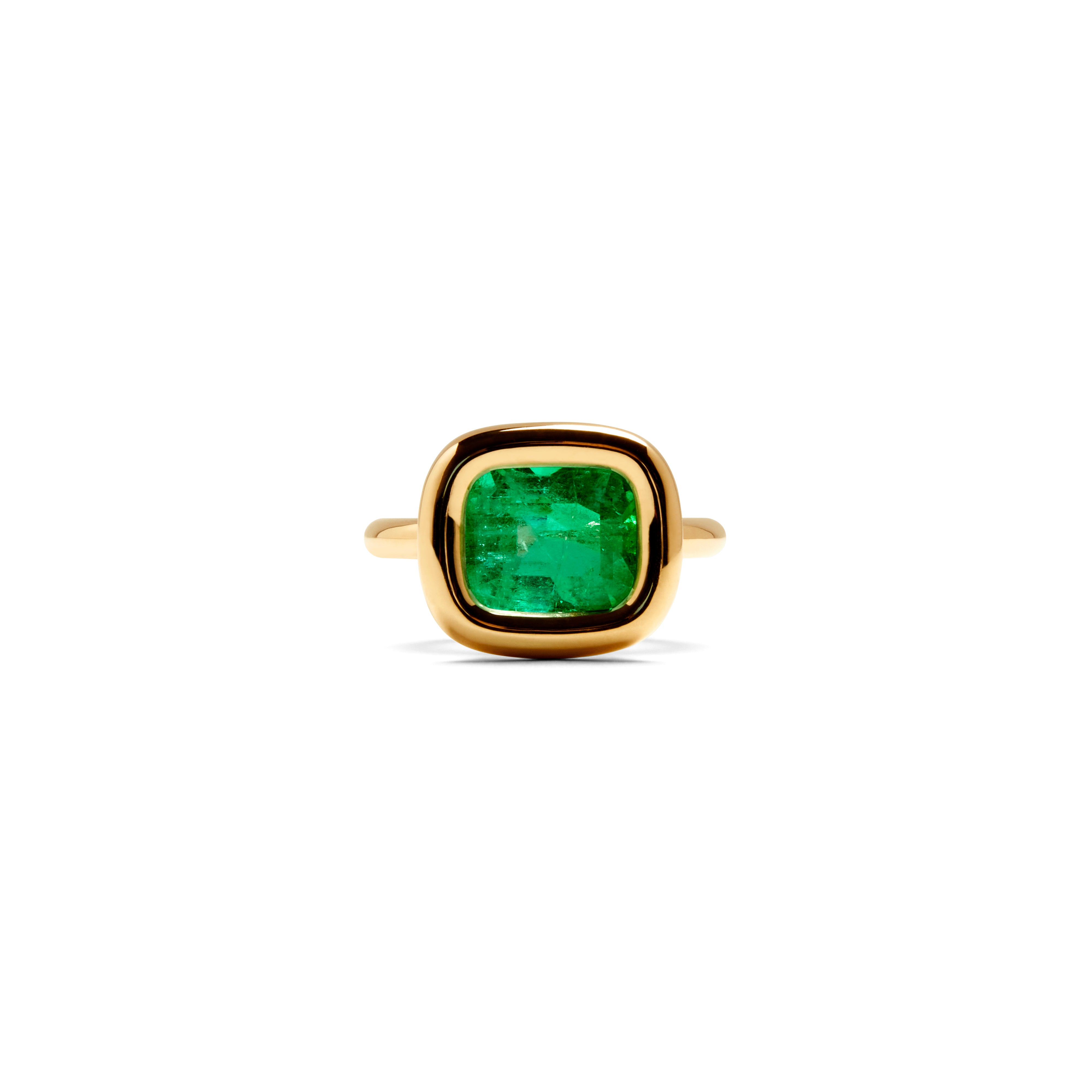 EMERALD ROUND COCKTAIL RING
