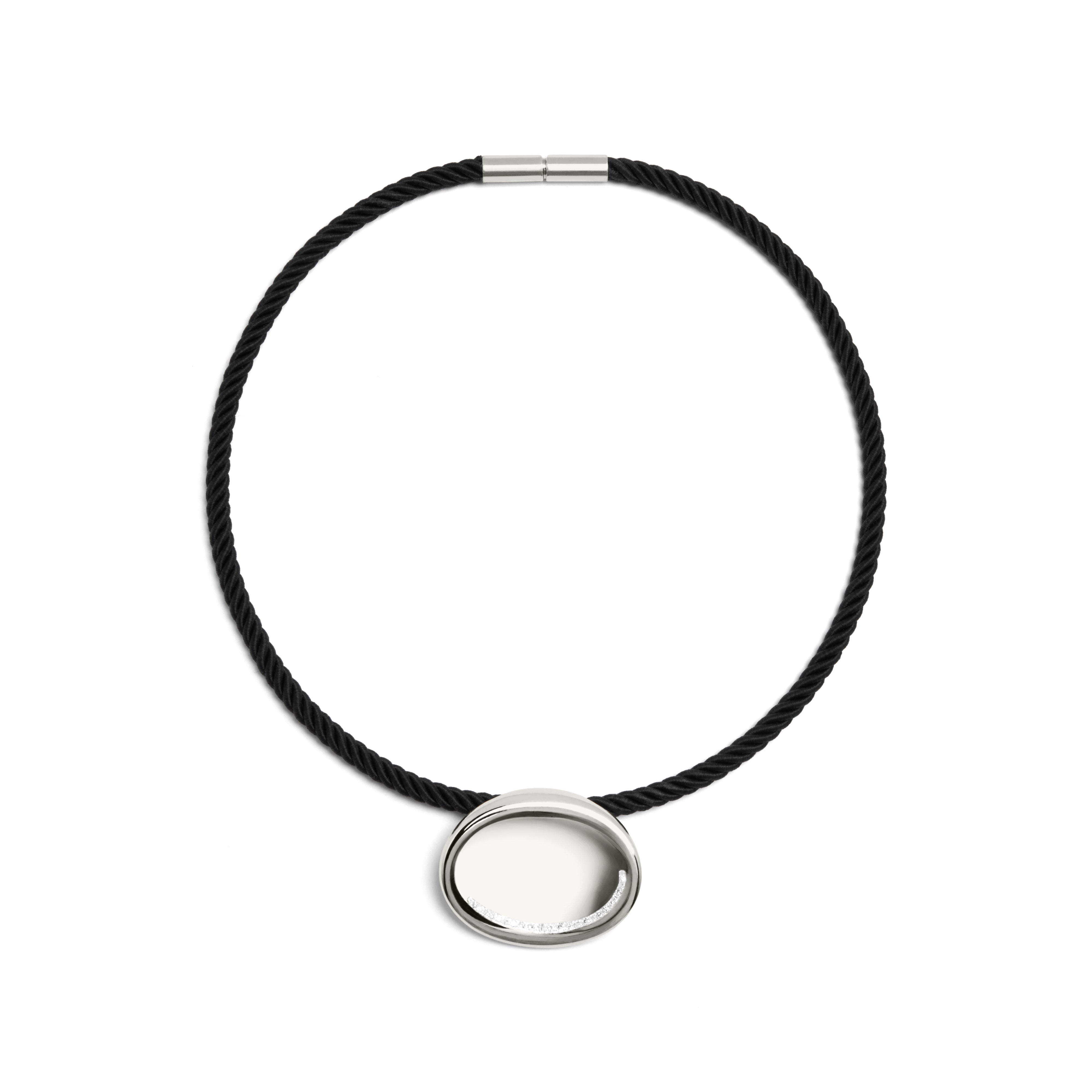 SILVER DIAMONDS COLLAR