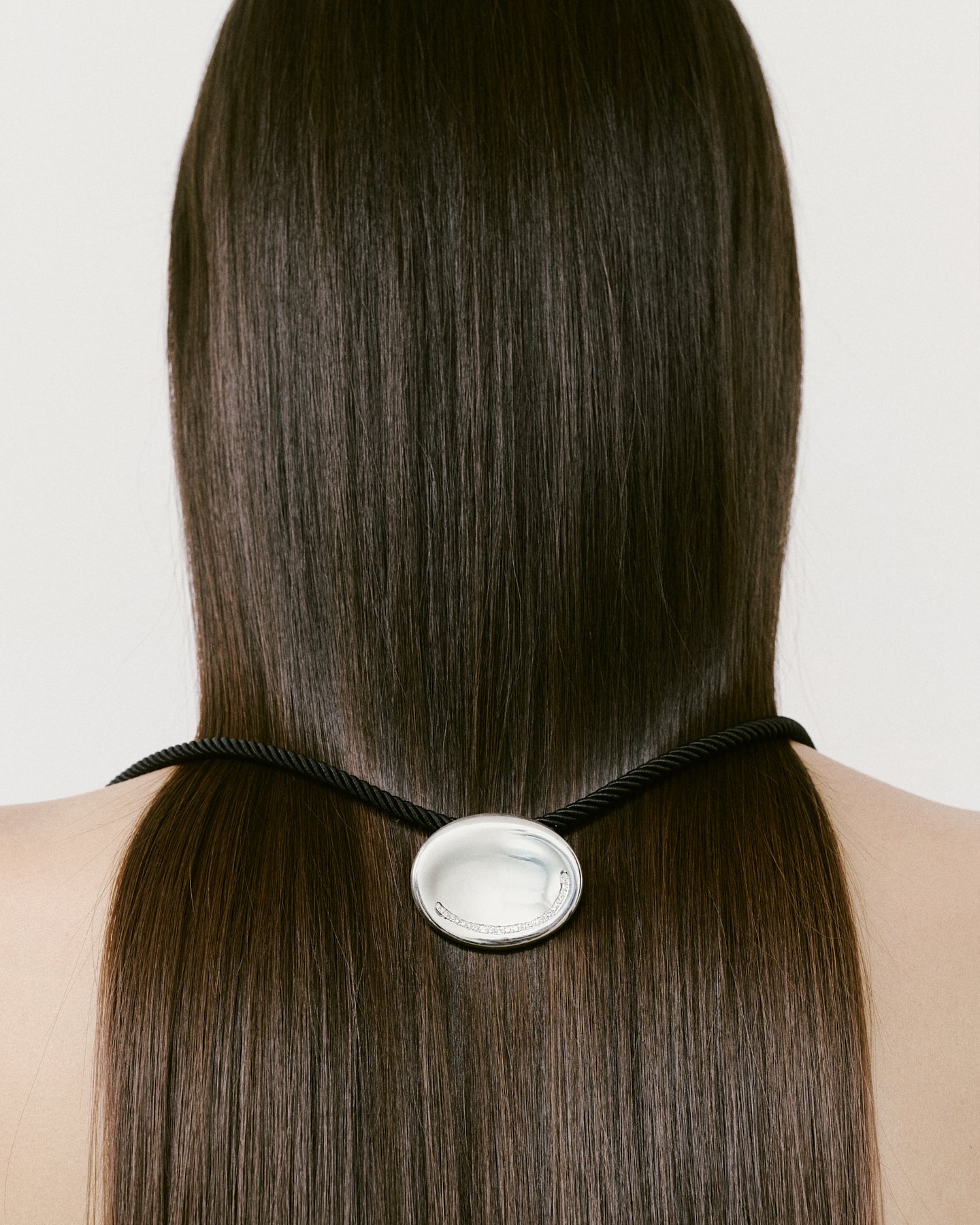 SILVER DIAMONDS COLLAR