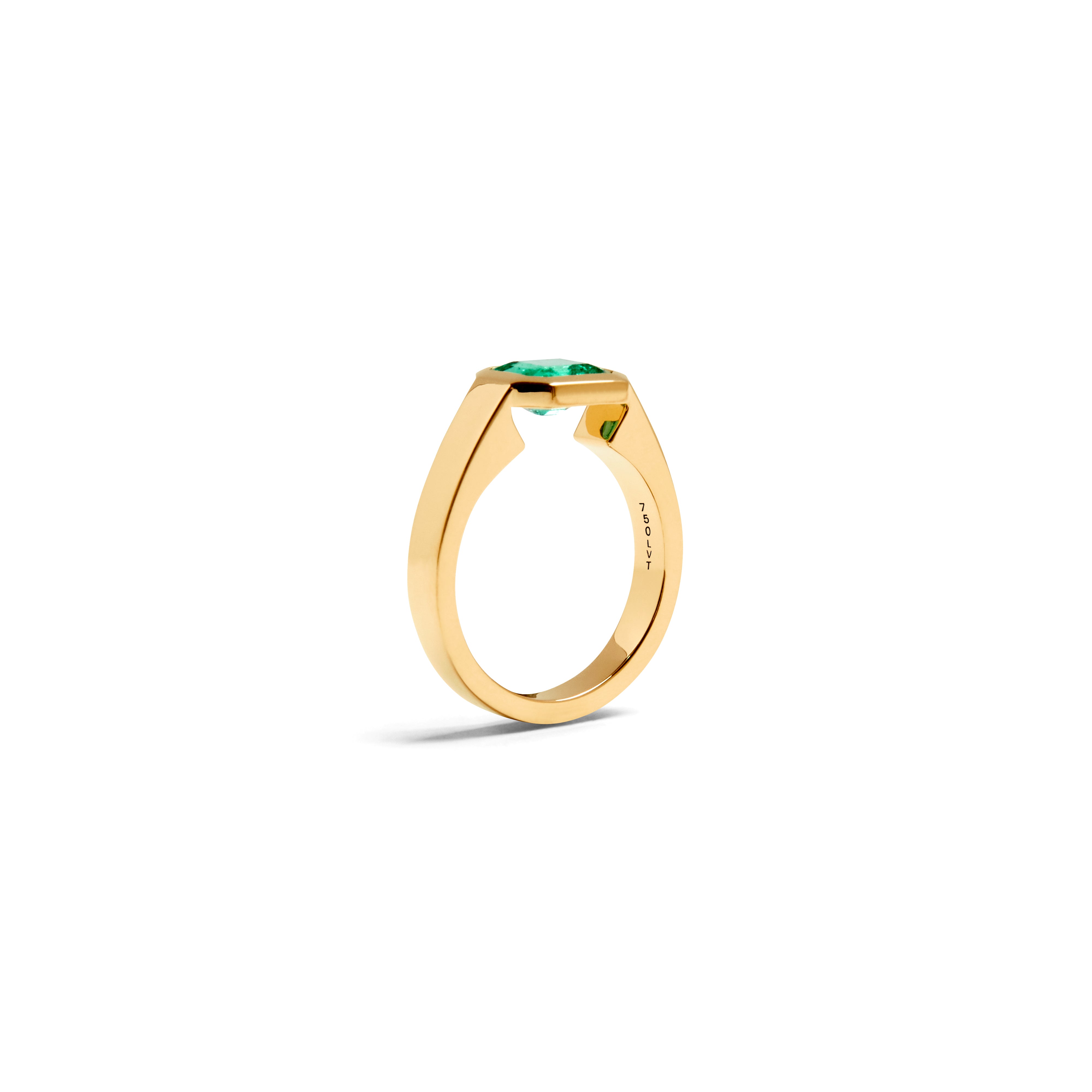 EMERALD COCKTAIL SIGNET RING