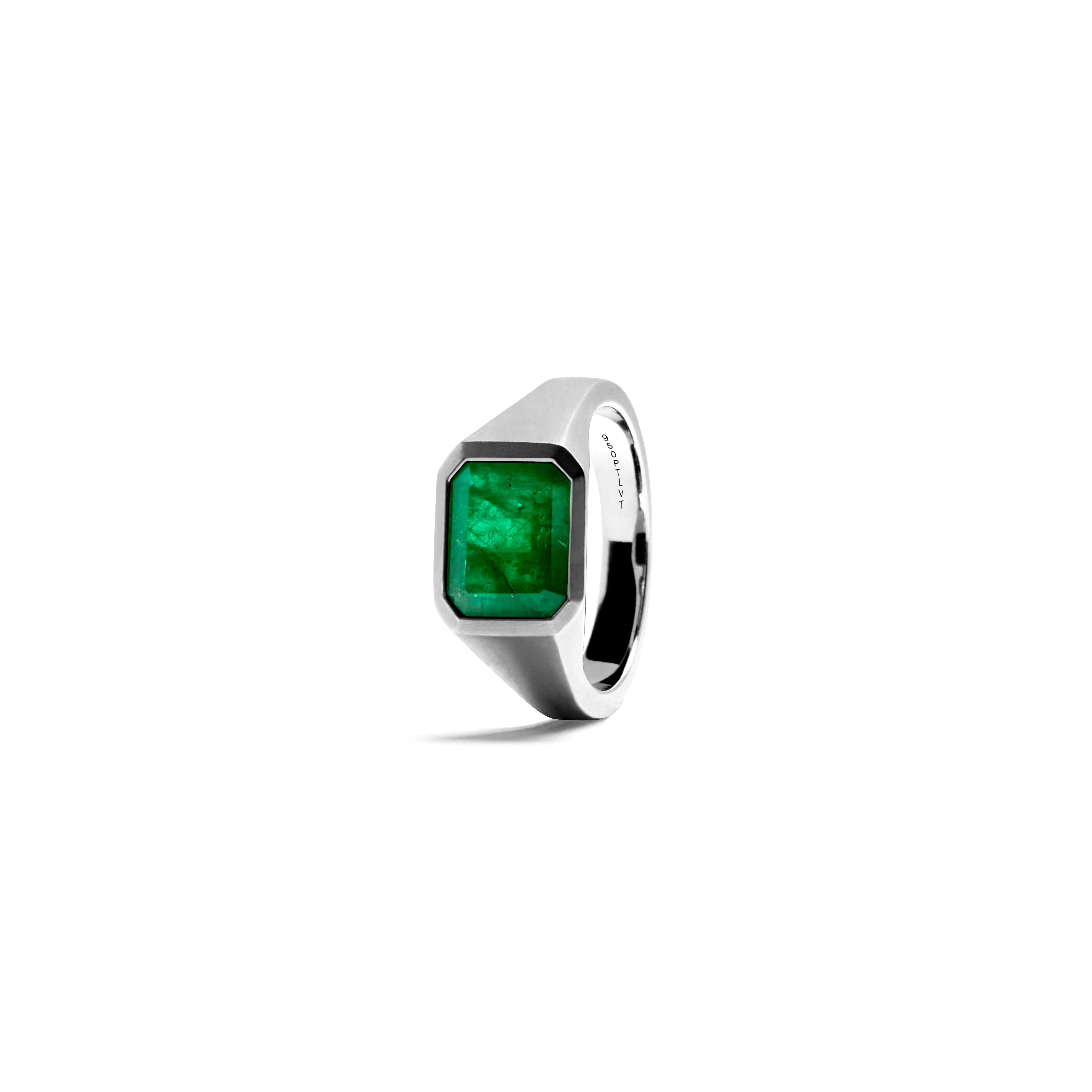 EMERALD SIGNET SLIM RING