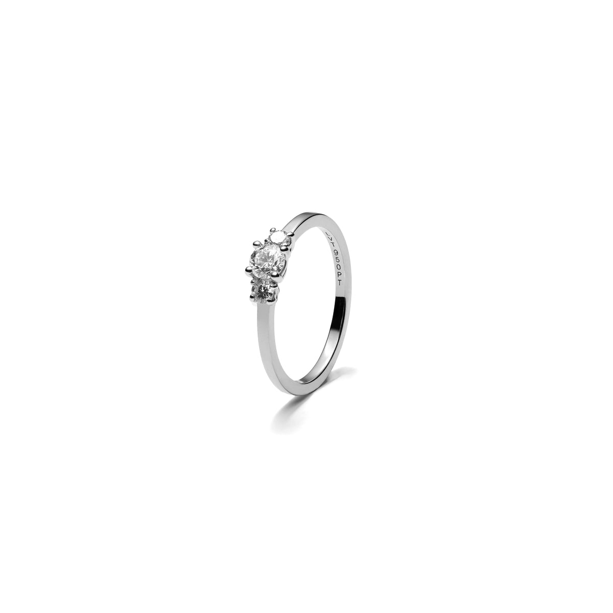 PETITE TRILOGY RING