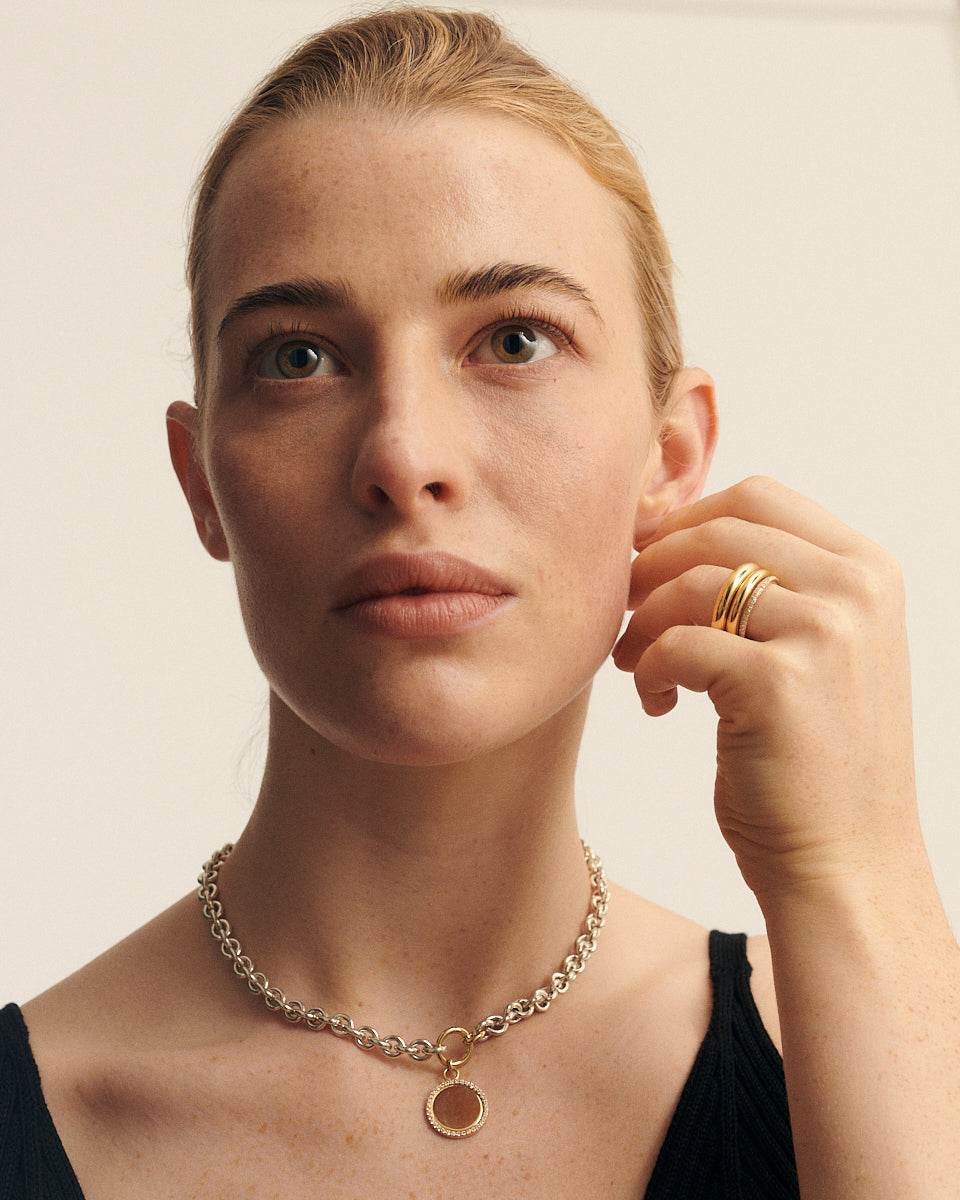 Moderner, ethischer Echtschmuck aus Gold