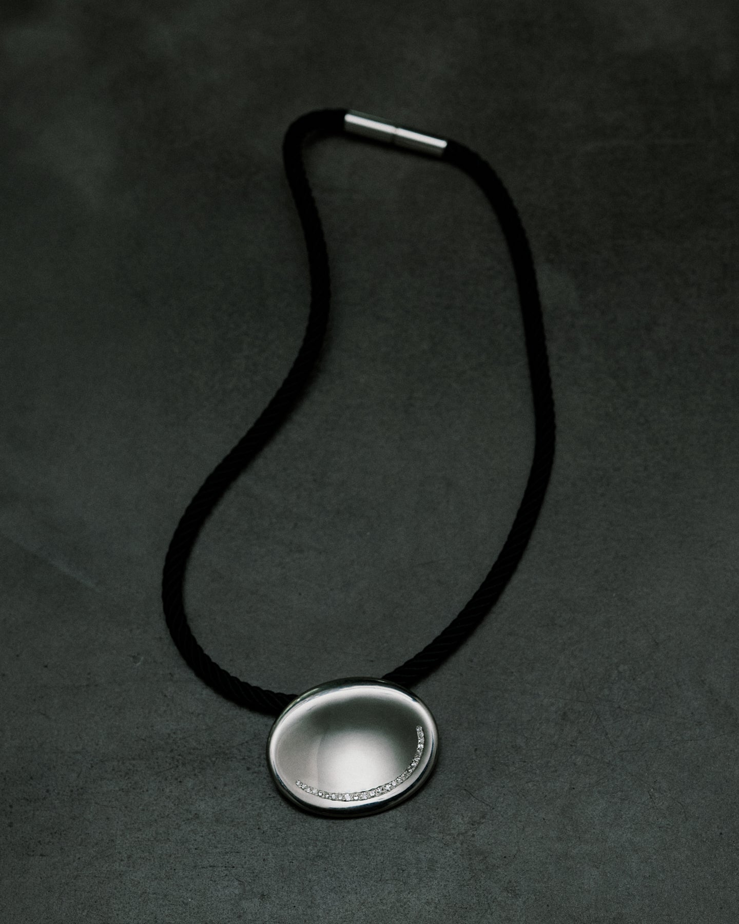 SILVER DIAMONDS COLLAR