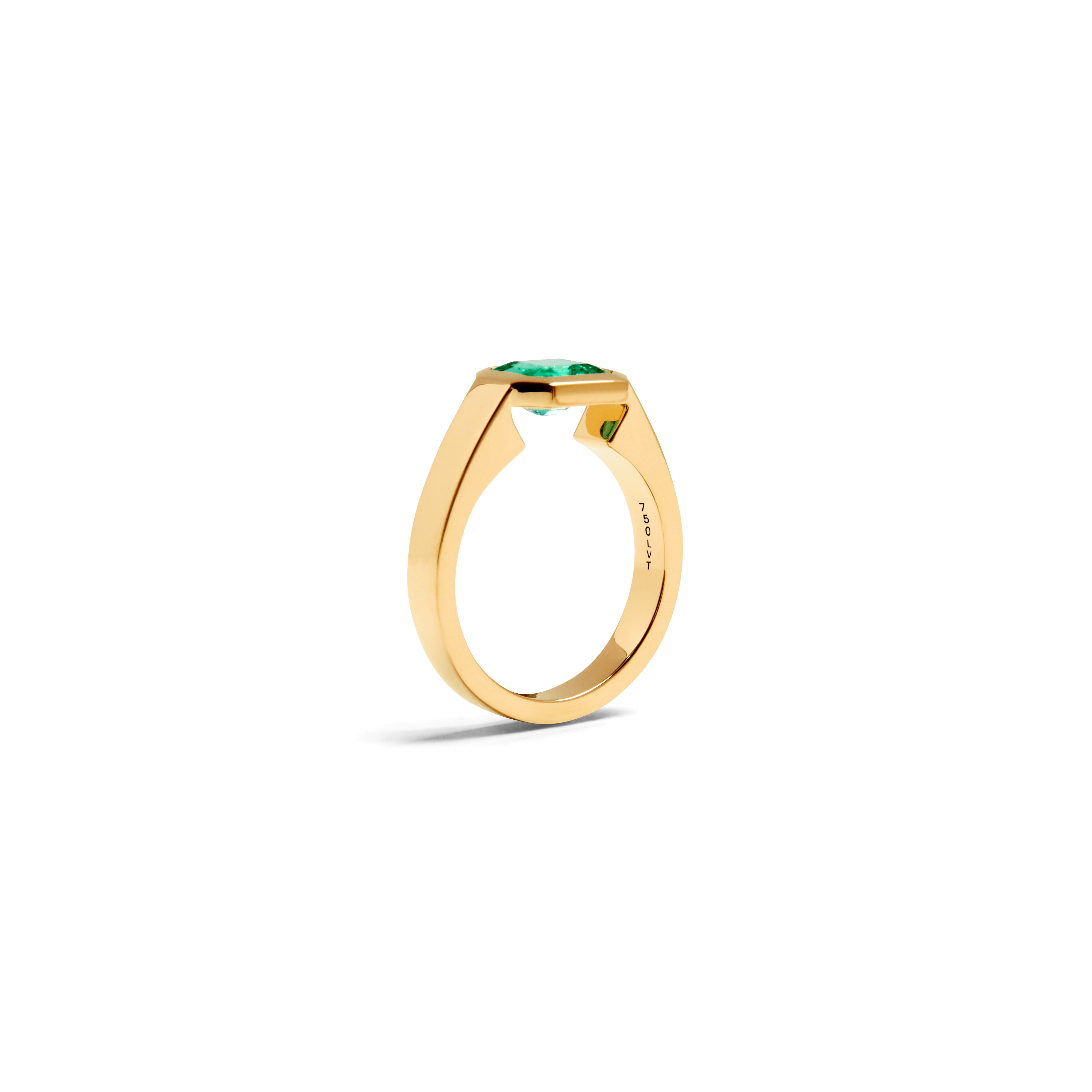 COCKTAIL SIGNET EMERALD RING