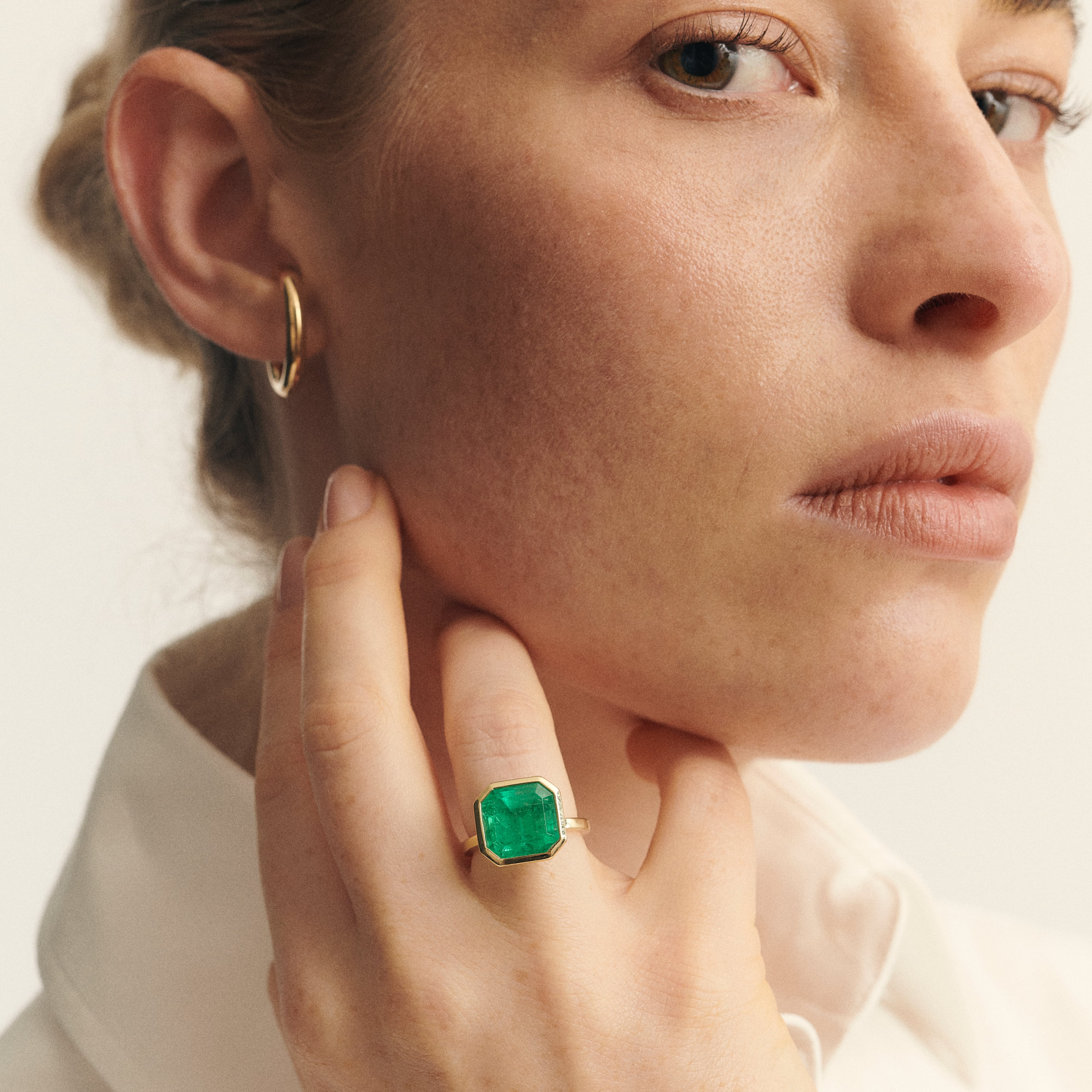 EMERALD COCKTAIL RING