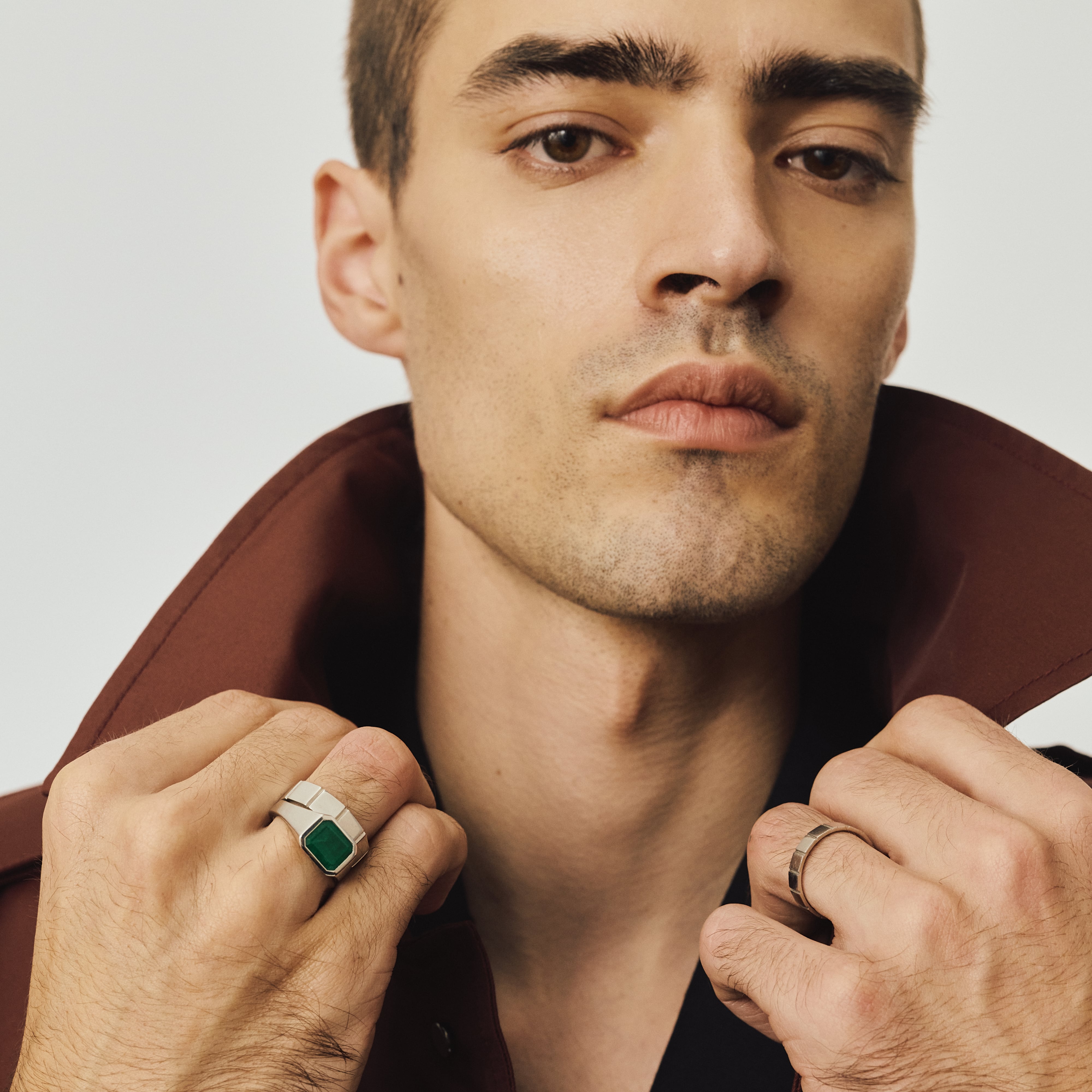 EMERALD SIGNET SLIM RING